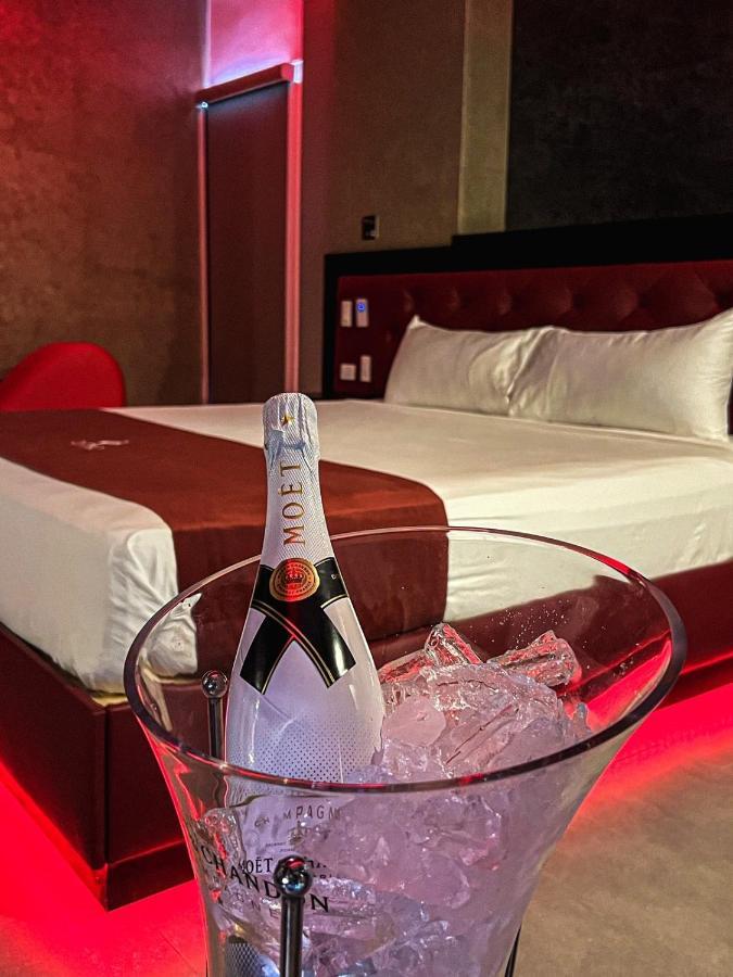 Motel Boutique Qatro Ensenada Luaran gambar